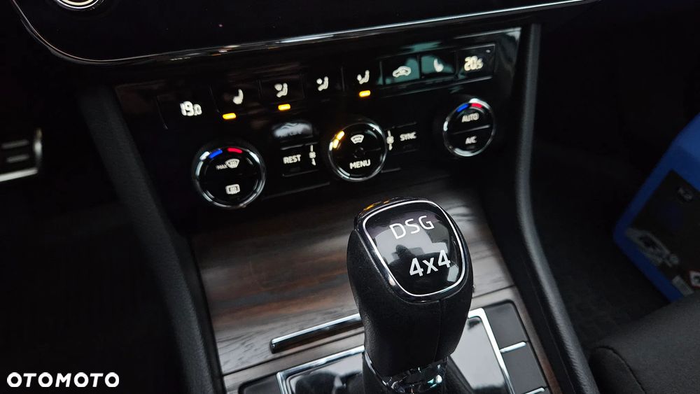 Skoda Superb 2.0 TDI SCR 4x4 Scout DSG - 37