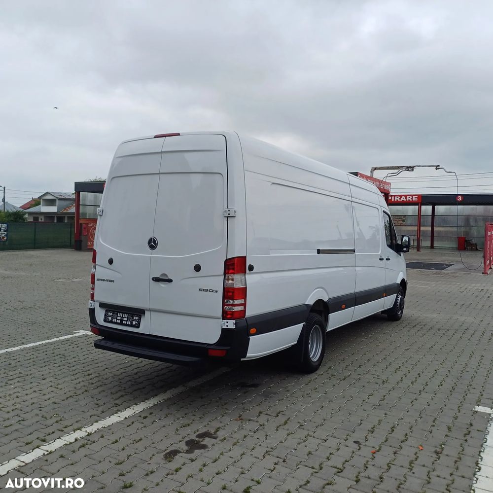Mercedes-Benz Sprinter - 25