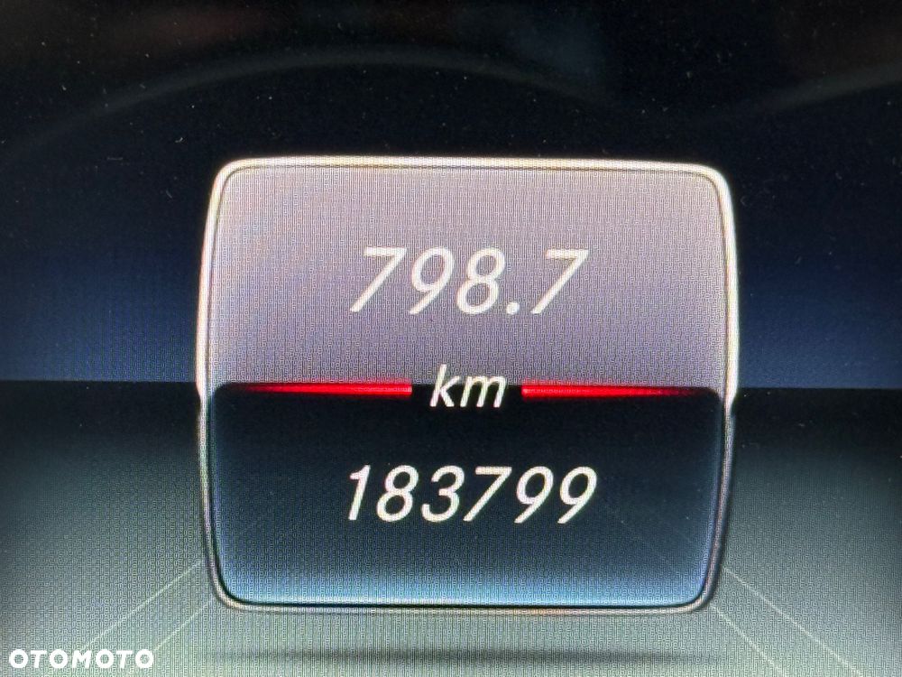 Mercedes-Benz Klasa E 220 d 4-Matic All-Terrain - 35
