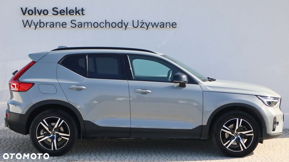 Volvo XC 40 B4 Plus Dark - 8