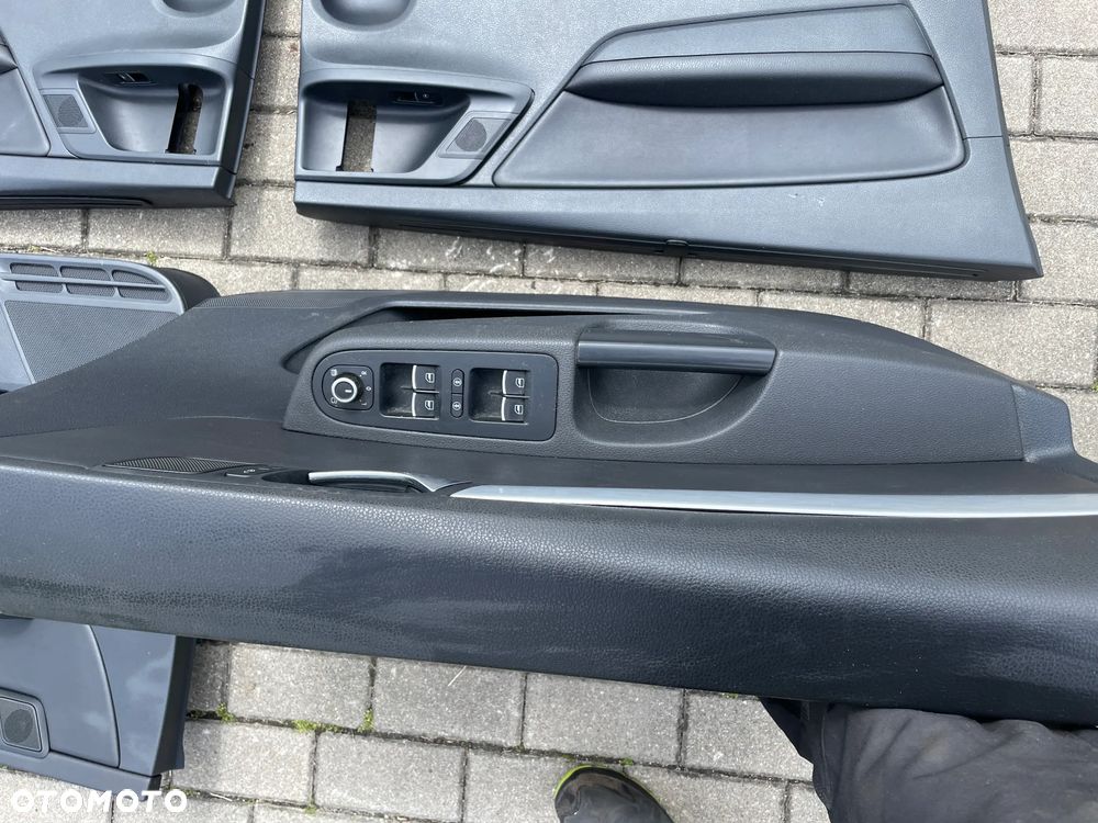 VW SHARAN II 10- Boczki Tapicerka drzwi komplet Europa skóra czarne - 7