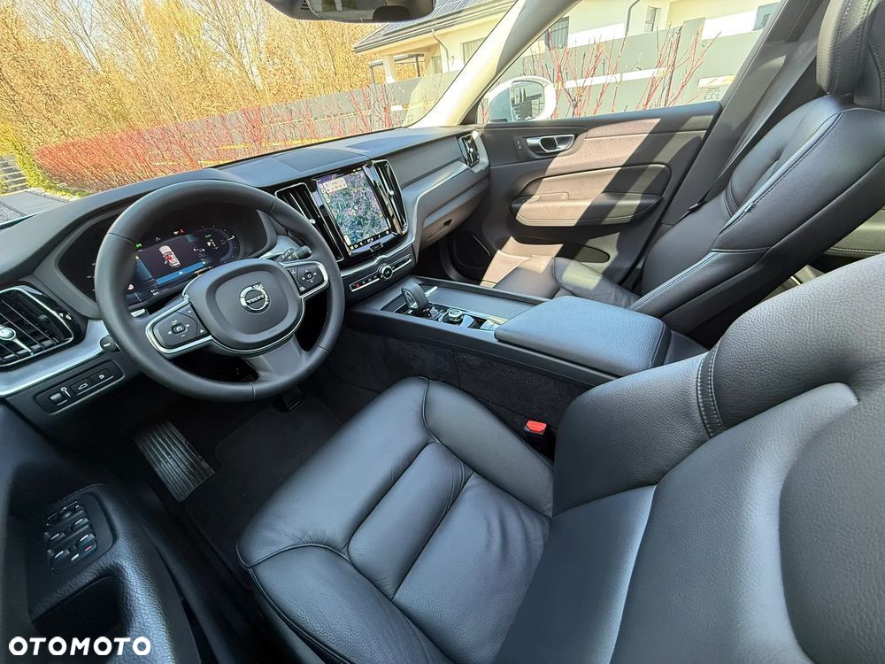 Volvo XC 60 T6 AWD Plug-in Hybrid Plus Bright - 30