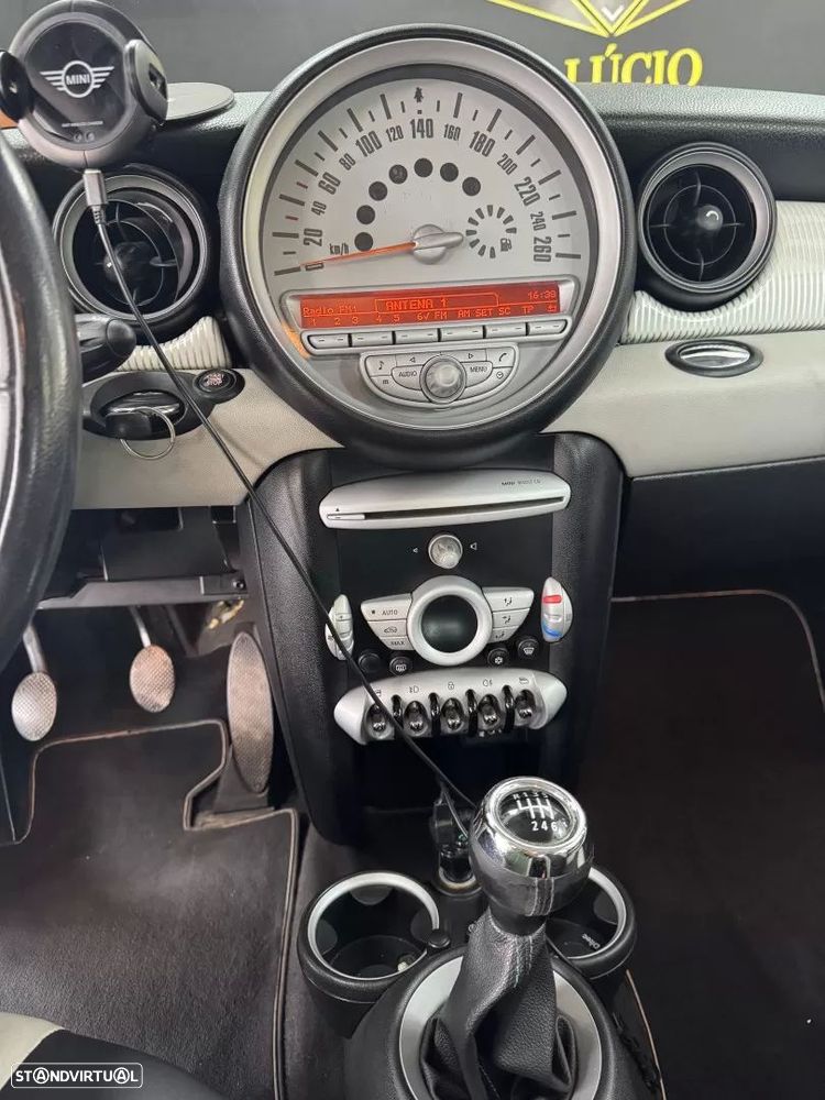 MINI 3 Portas Cooper D - 19