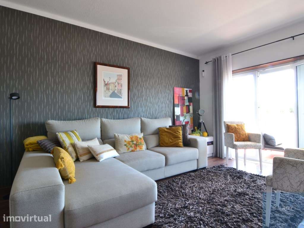 Apartamento T3 Renovado na Nazaré - Grande imagem: 2/47