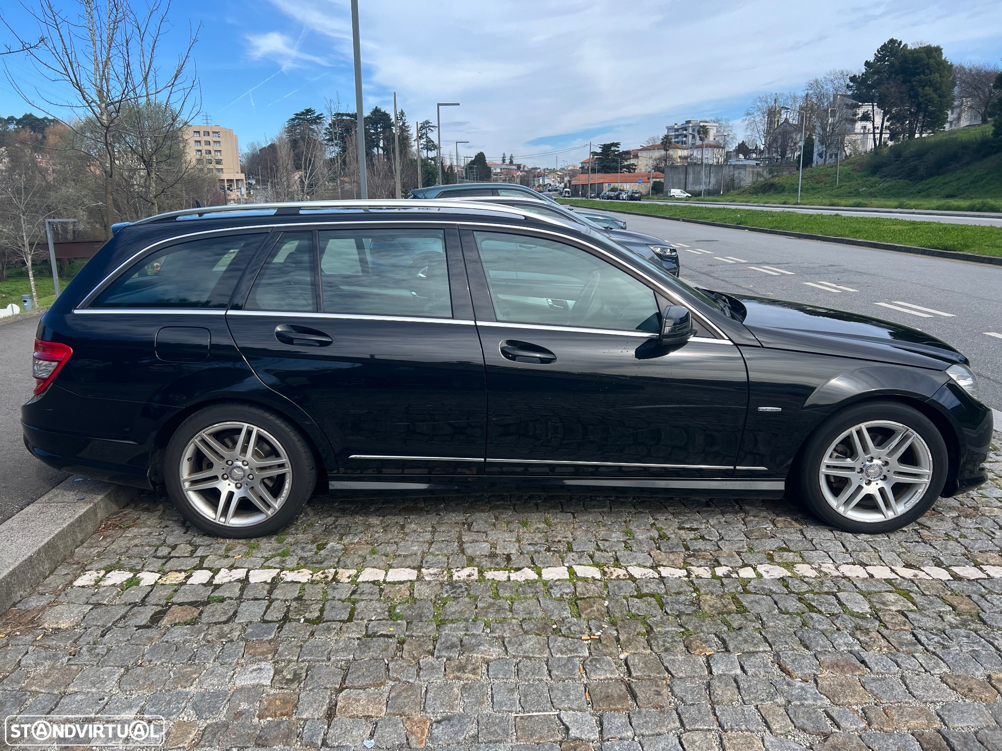 Mercedes-Benz 220 - 4