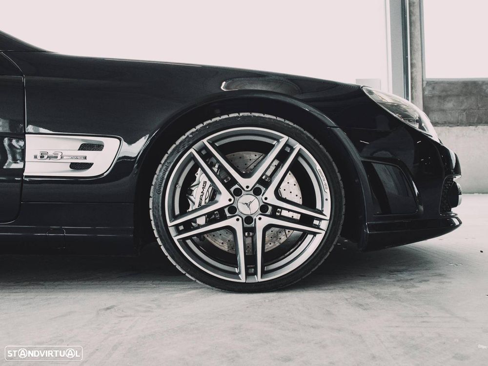 Mercedes-Benz SL 63 AMG Standard - 30