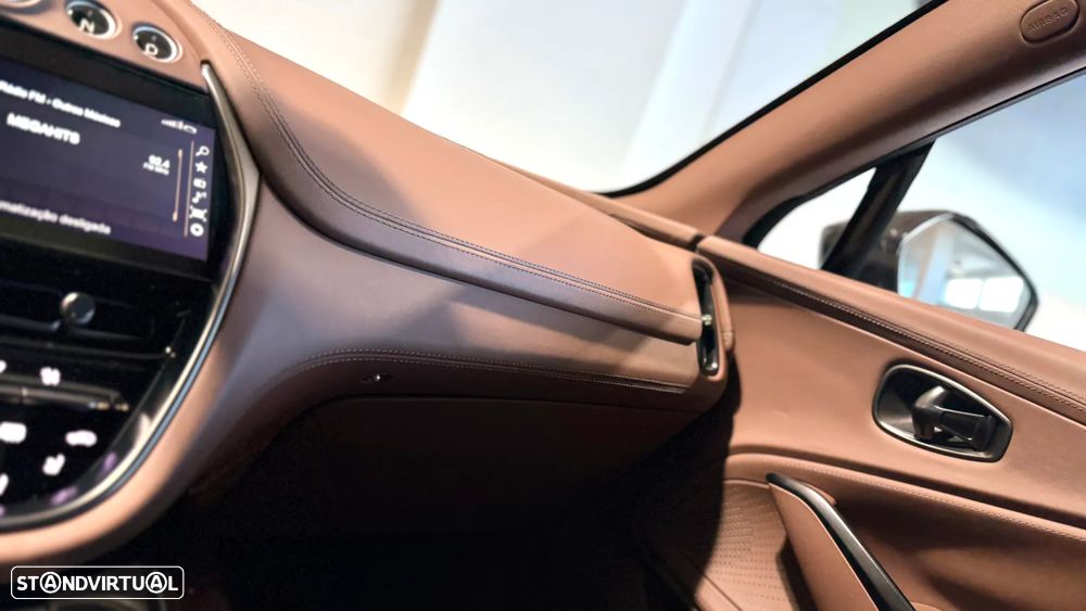 Aston Martin DBX 707 - 33