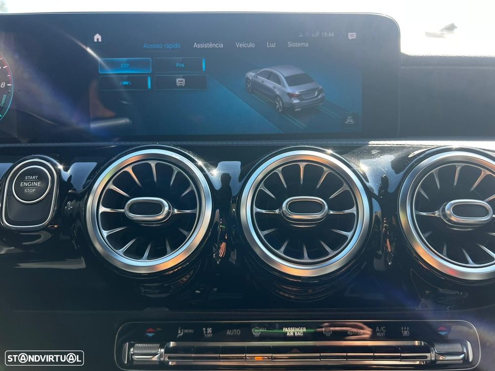 Mercedes-Benz A 250 Limousine e AMG Line - 44