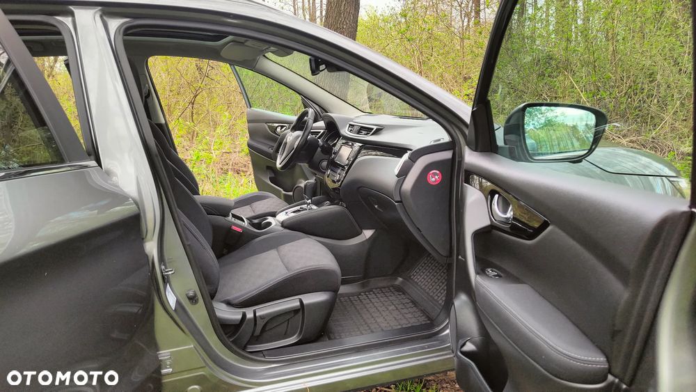 Nissan Qashqai 1.6 DCi Xtronic N-Connecta - 32