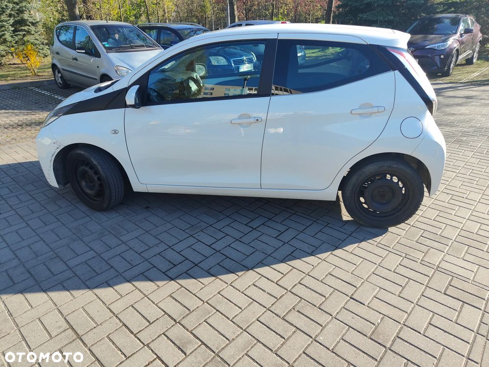 Toyota Aygo x-play touch - 7