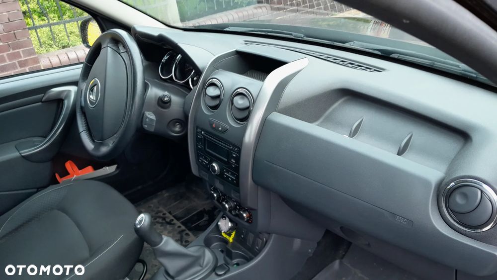 Dacia Duster 1.6 SCe Laureate S&S - 12