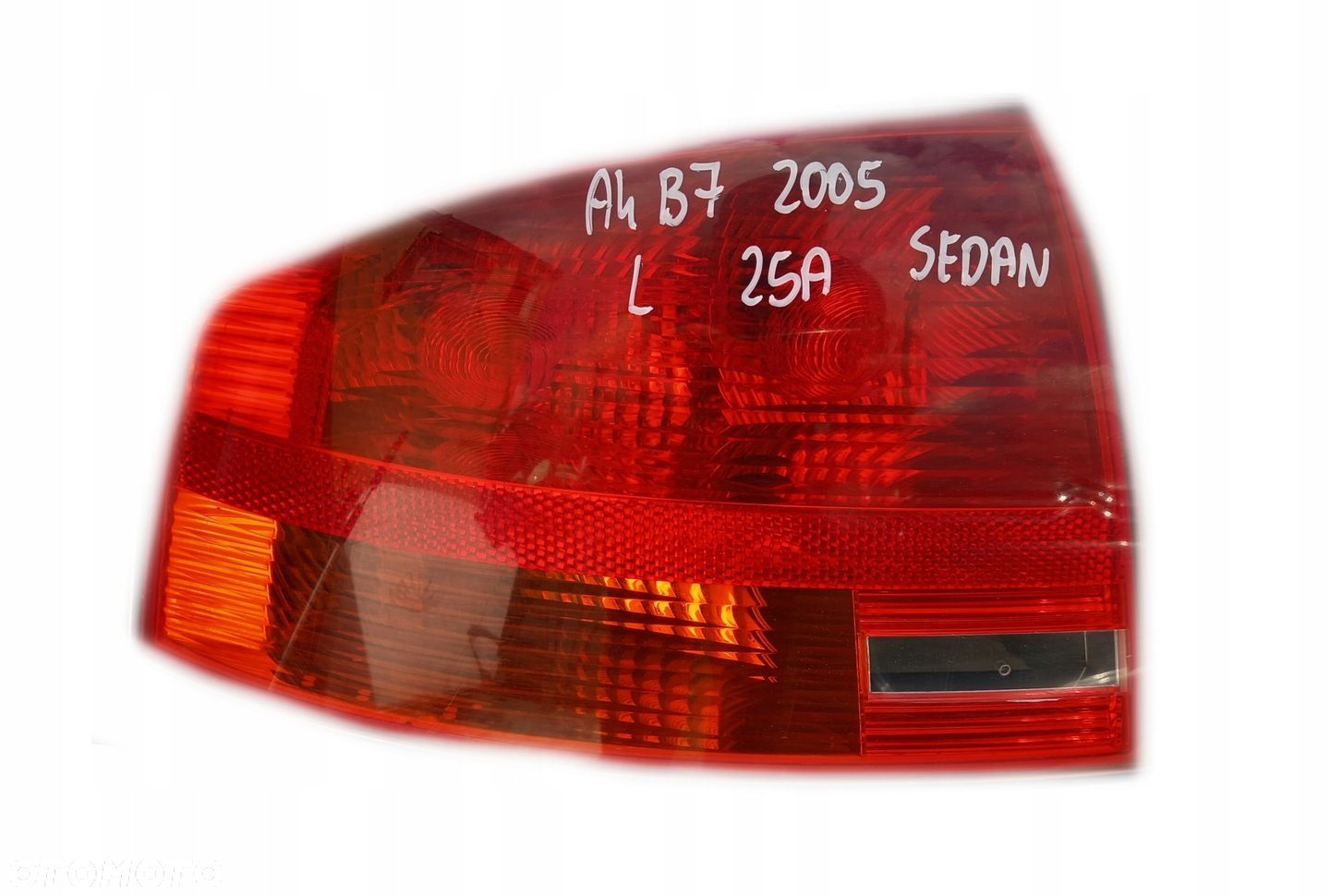 AUDI A4 B7 S-LINE LAMPA LEWA TYLNA LEWY TYŁ Z BŁOTNIKA BŁOTNIK - 1