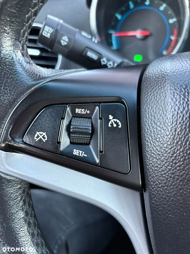 Chevrolet Cruze 1.8 Base - 21