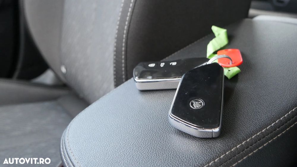 Skoda Octavia 2.0 TDI STYLE DSG - 35