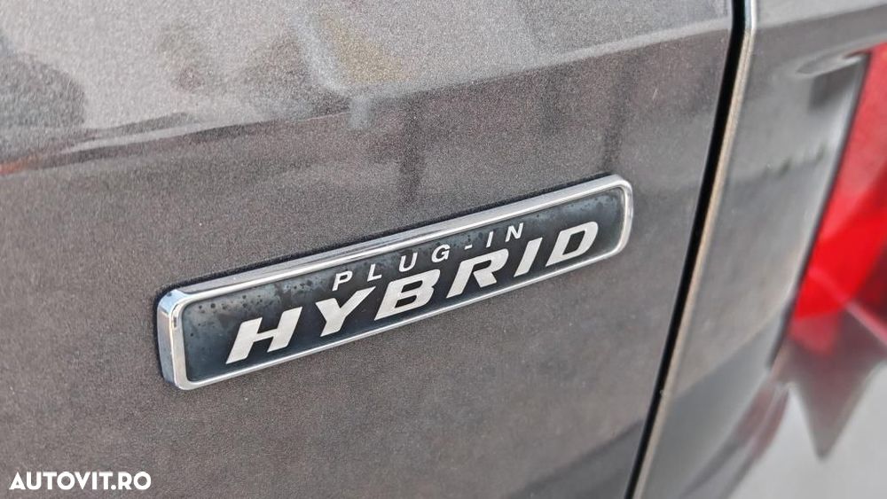 Ford Kuga - 32