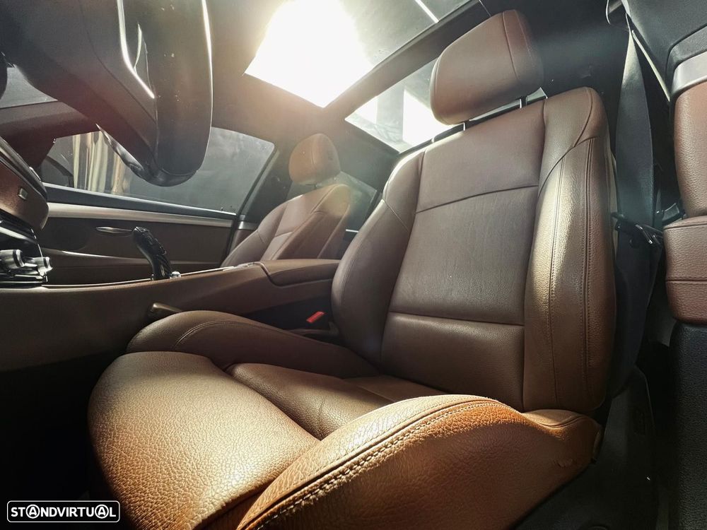 BMW 520 Gran Turismo d Pack M - 38