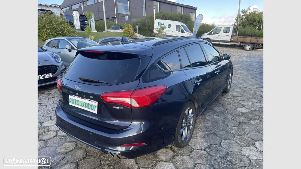Ford Focus 1.0 EcoBoost MHEV ST-Line - 2