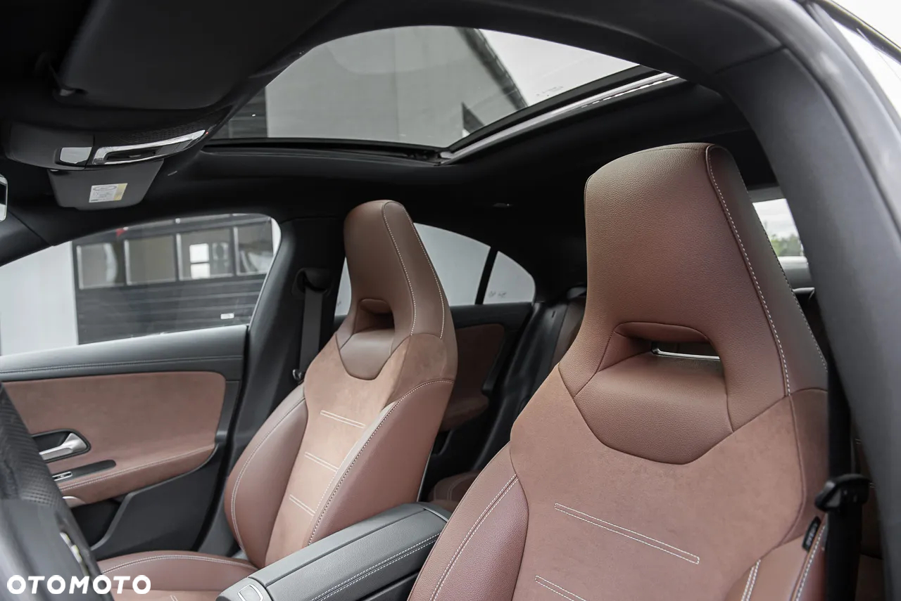 Mercedes-Benz CLA 220 4-Matic AMG Line 7G-DCT - 20