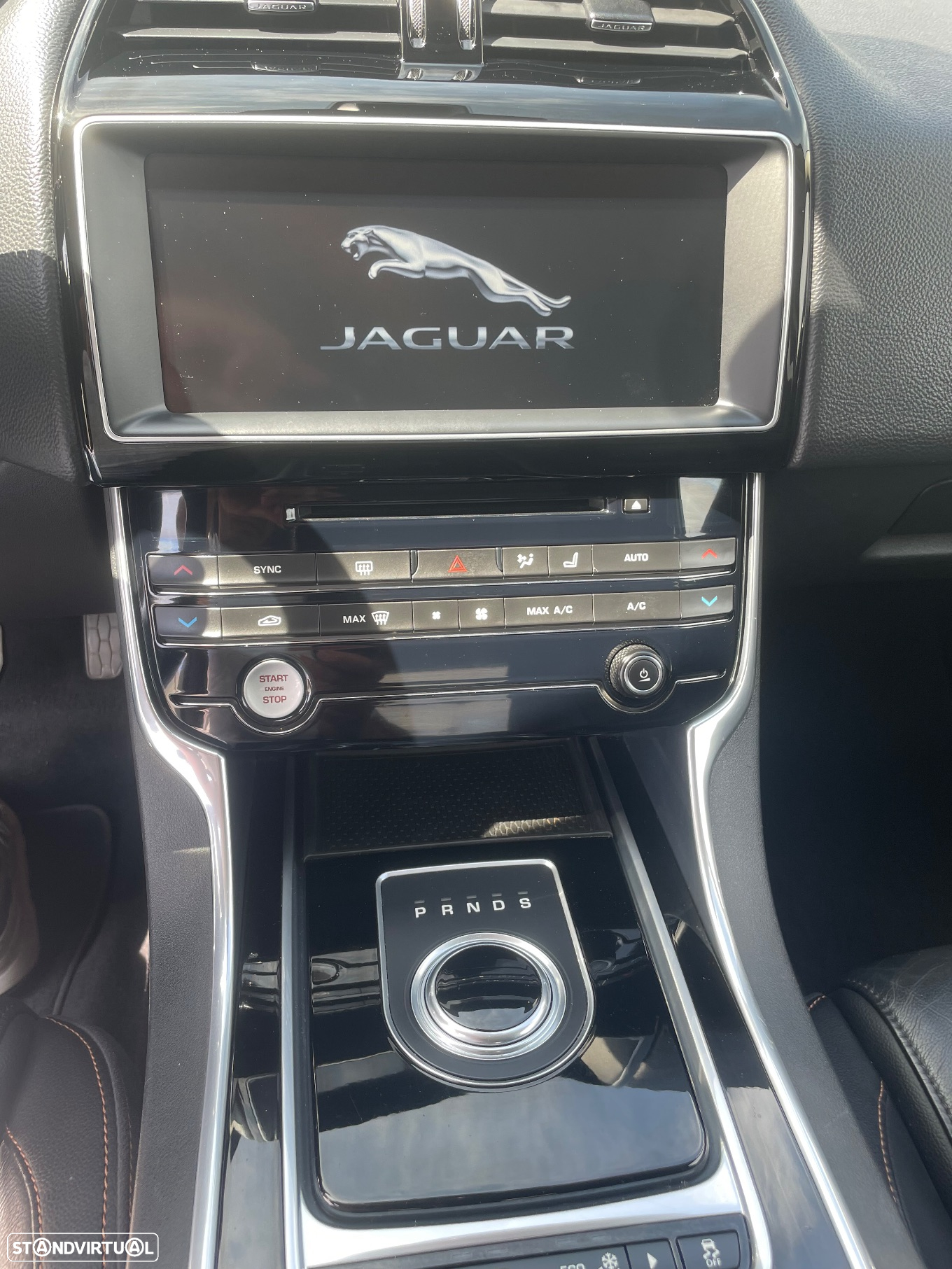 Jaguar XE 2.0 D Prestige Aut. - 6