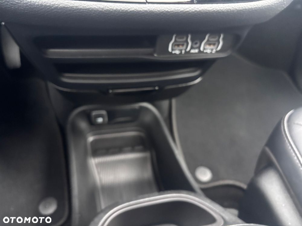 Chrysler Pacifica - 21