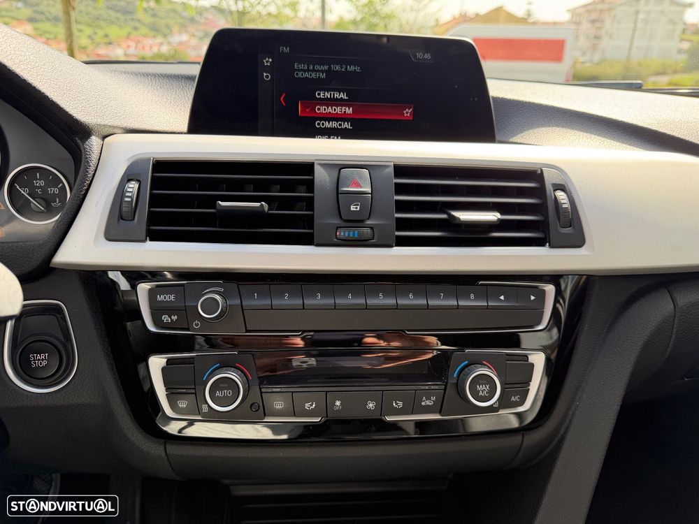 BMW 330 e iPerformance Line Luxury - 24