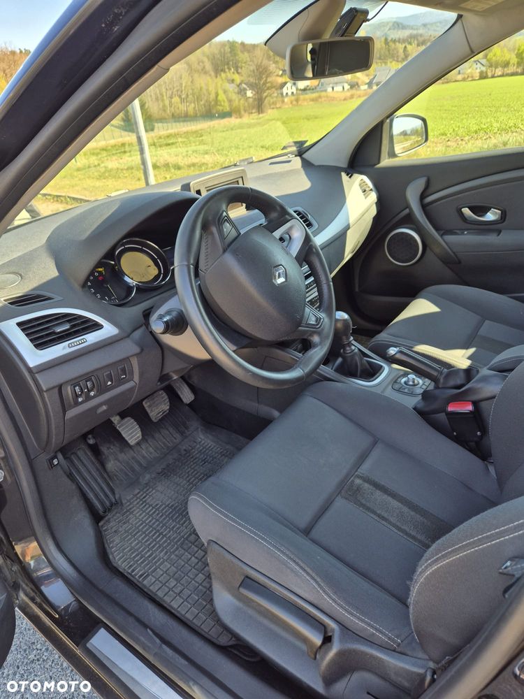 Renault Megane TCe 180 Dynamique - 9