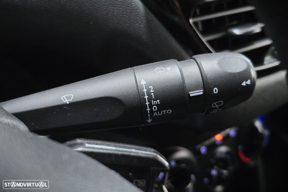 Peugeot 208 1.2 PureTech Active - 19