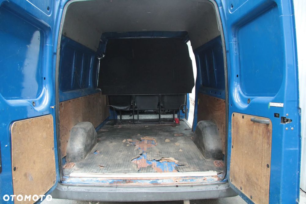 Ford TRANSIT FURGON 300L - 11