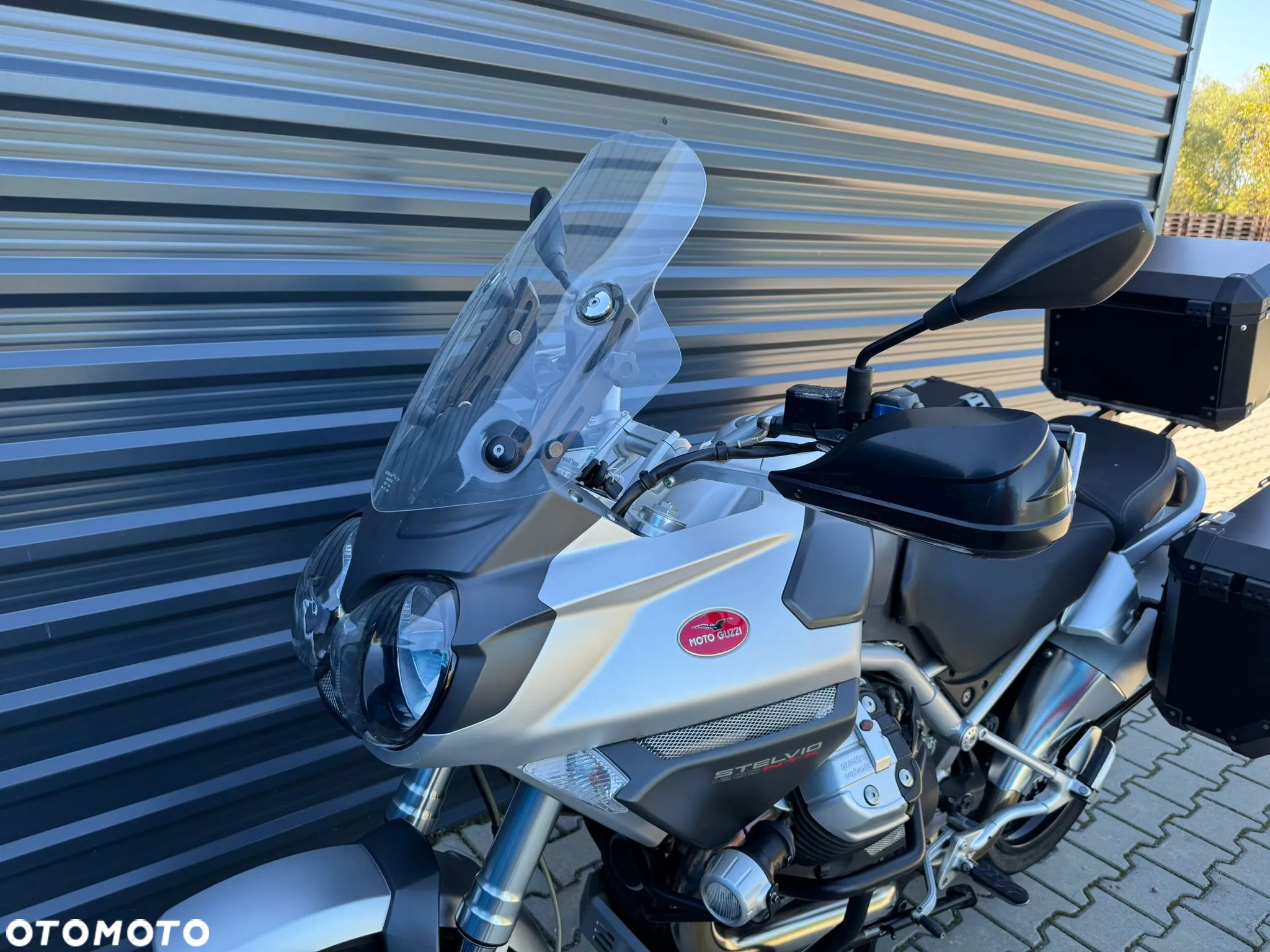Moto Guzzi Stelvio - 9