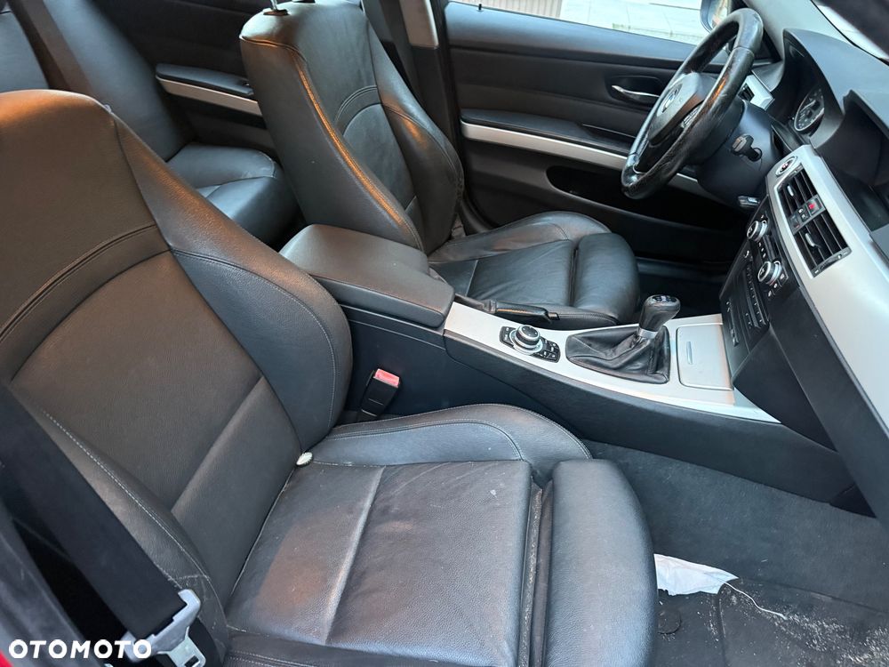 BMW Seria 3 320i - 9