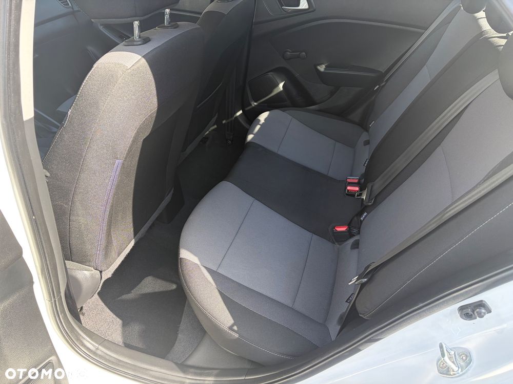 Hyundai i20 - 15