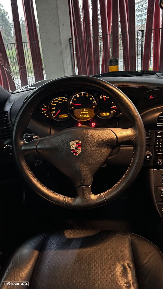 Porsche 911 (996) Carrera - 18