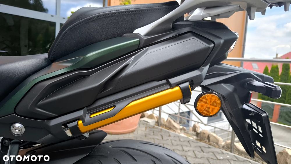 Suzuki GSX 1000 - 33