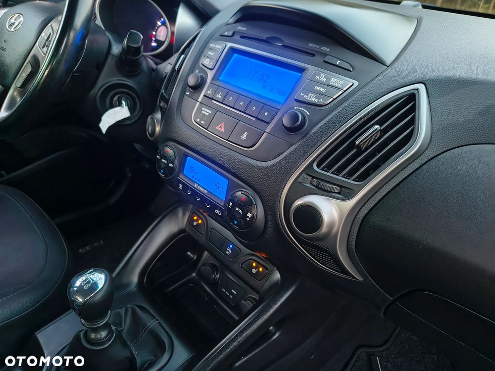 Hyundai ix35 blue 1.6 2WD Finale Silver - 36