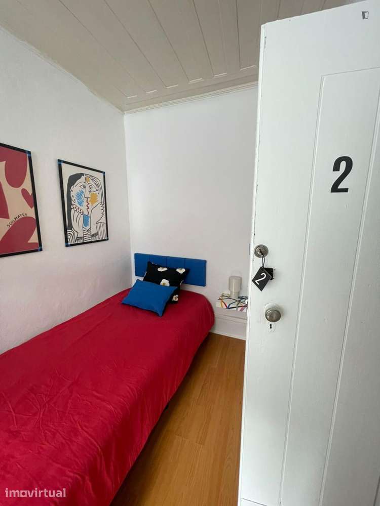 Quarto - localizado em Alta Universitária Coimbra - Grande imagem: 4/11