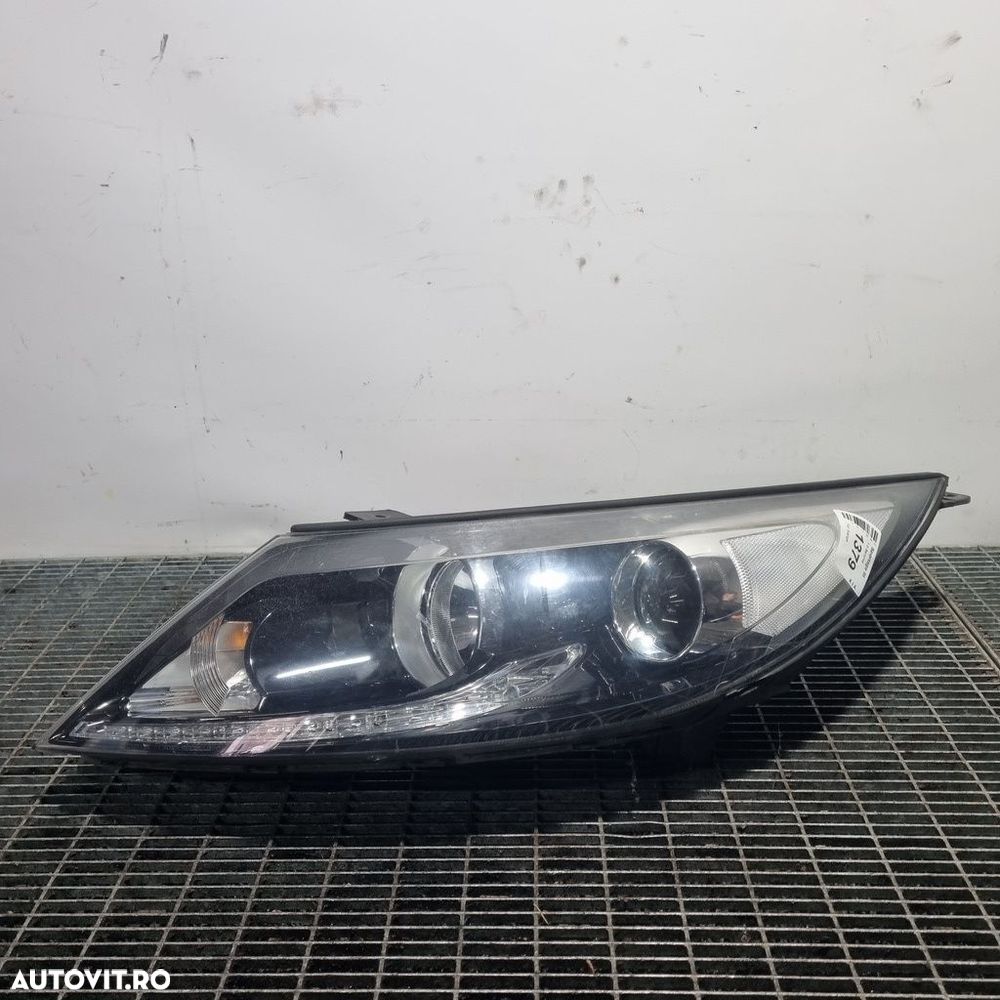 Far Stanga Kia Sportage III 2010 - 2016 SUV 4 Usi (1379) Cu lupă 921013U270 - 1