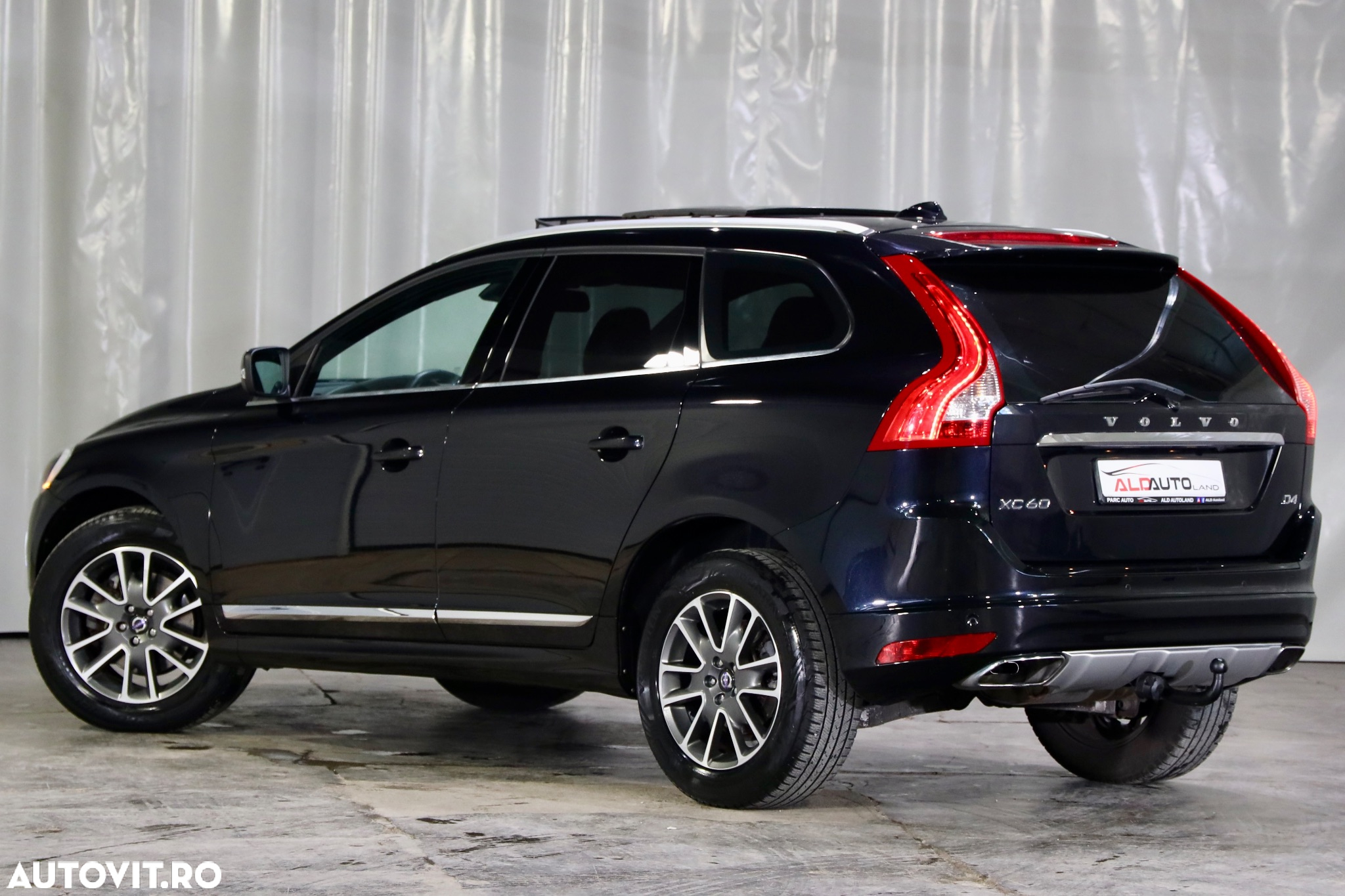 Volvo XC 60 D4 Geartronic Momentum - 4