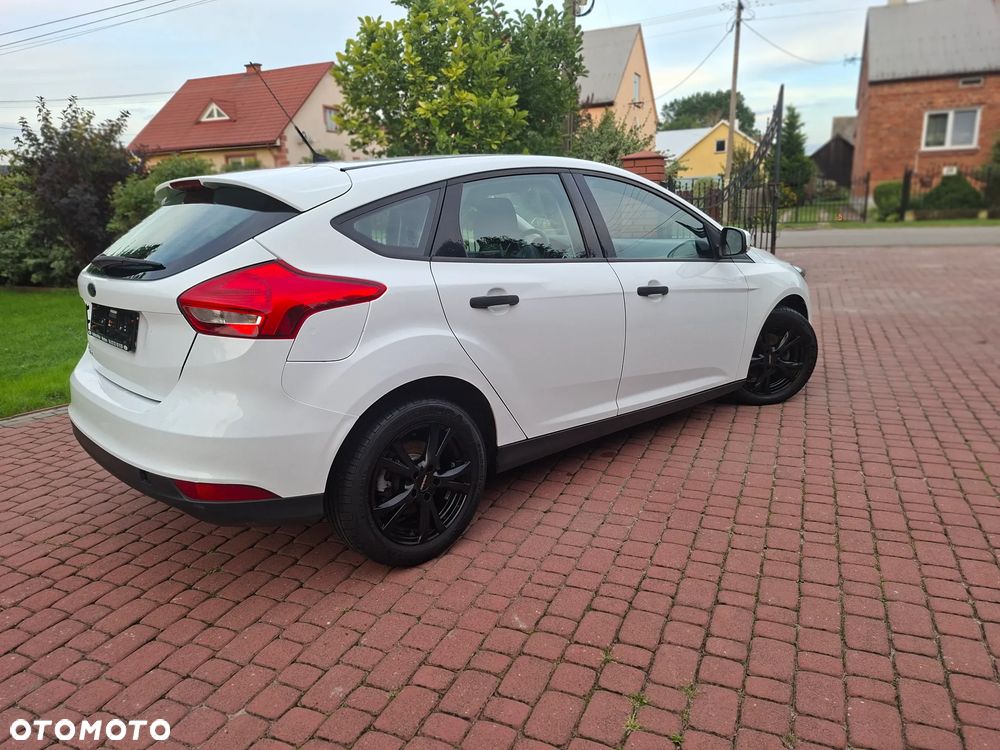 Ford Focus 1.6 Ambiente Start - 15