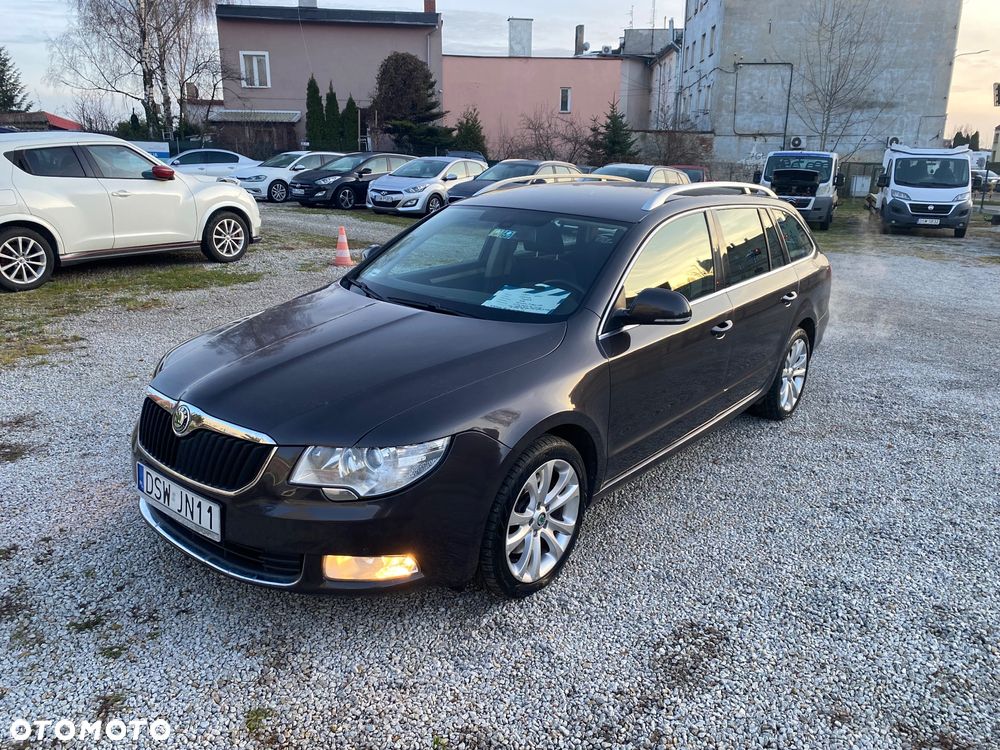 Skoda Superb 2.0 TDI Exclusive - 2
