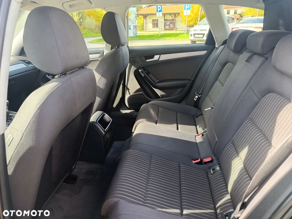 Audi A4 Avant 2.0 TDI DPF Ambiente - 14