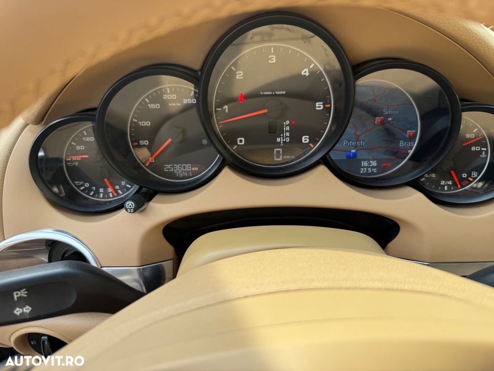 Porsche Cayenne 3.0 L V6 - 28