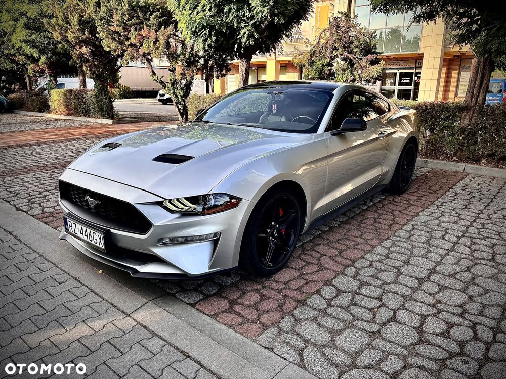 Ford Mustang - 1