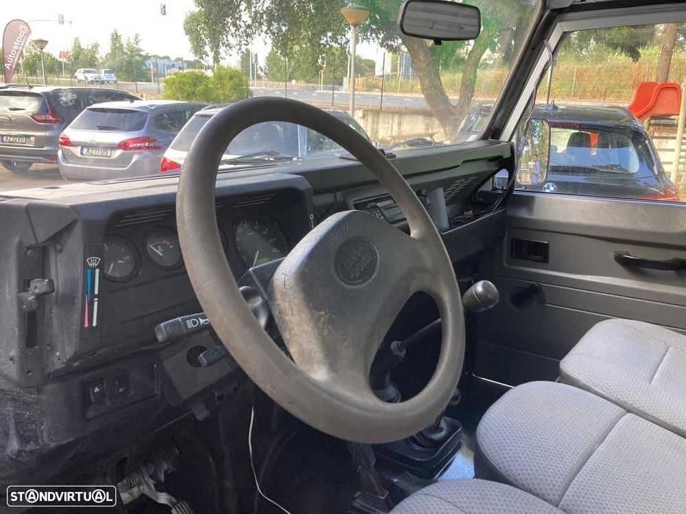 Land Rover Defender - 6