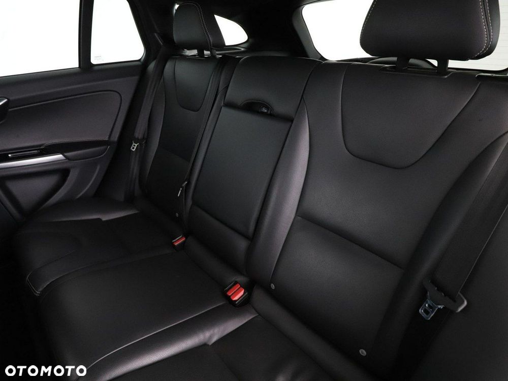 Volvo V60 D2 Drive-E Dynamic Edition (Momentum) - 17