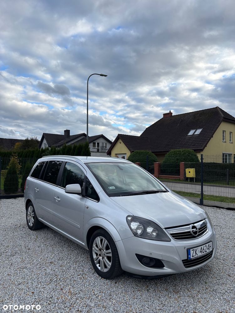 Opel Zafira 2011 photo 2