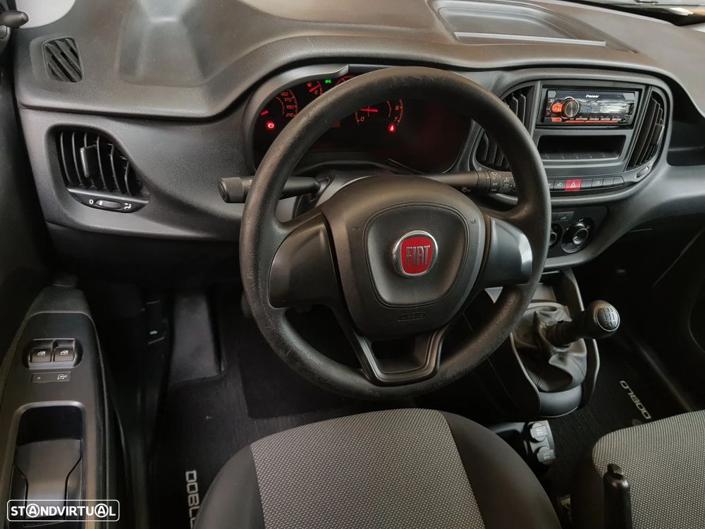 Fiat Doblo 3 Lugares - 42