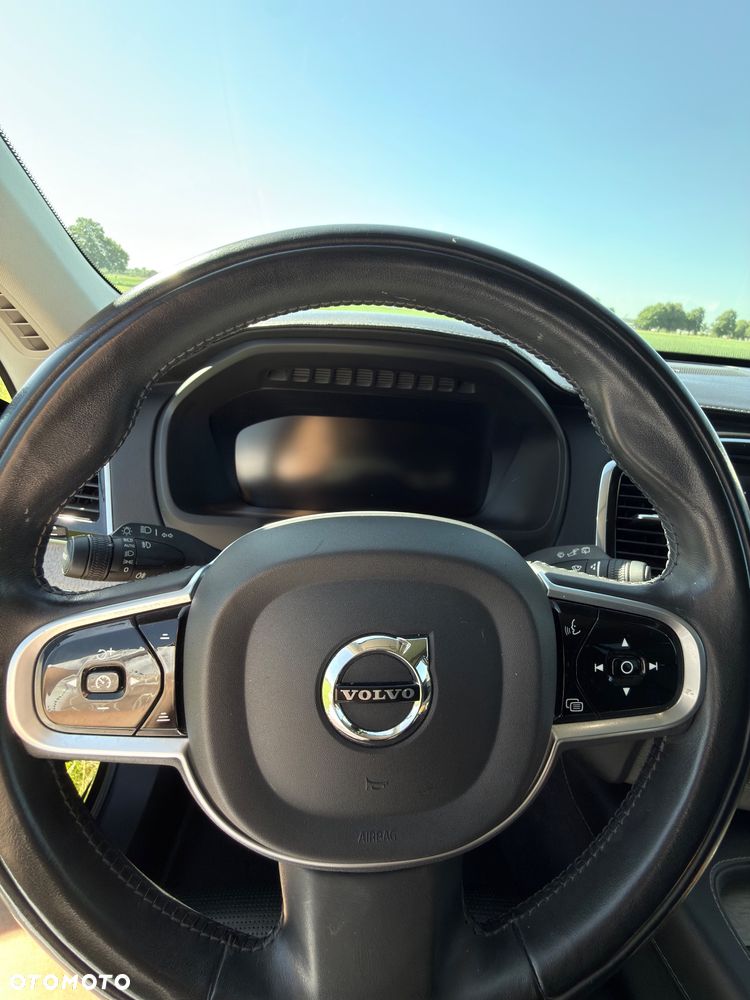 Volvo XC 90 - 22