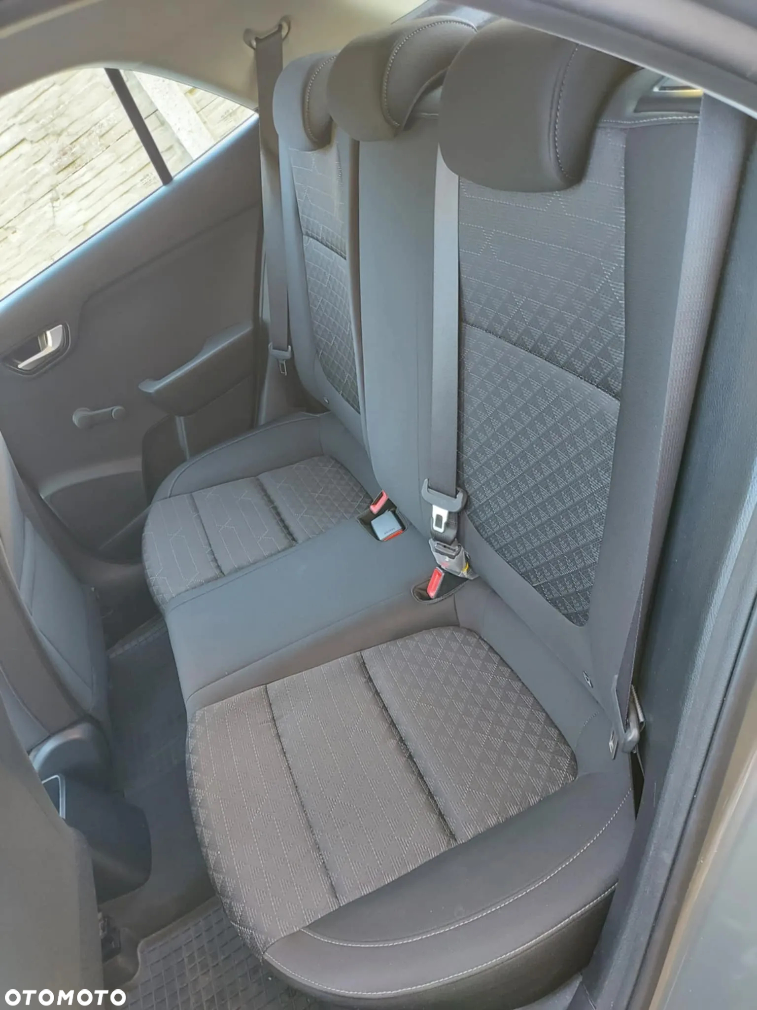 Kia Rio 1.2 L - 17