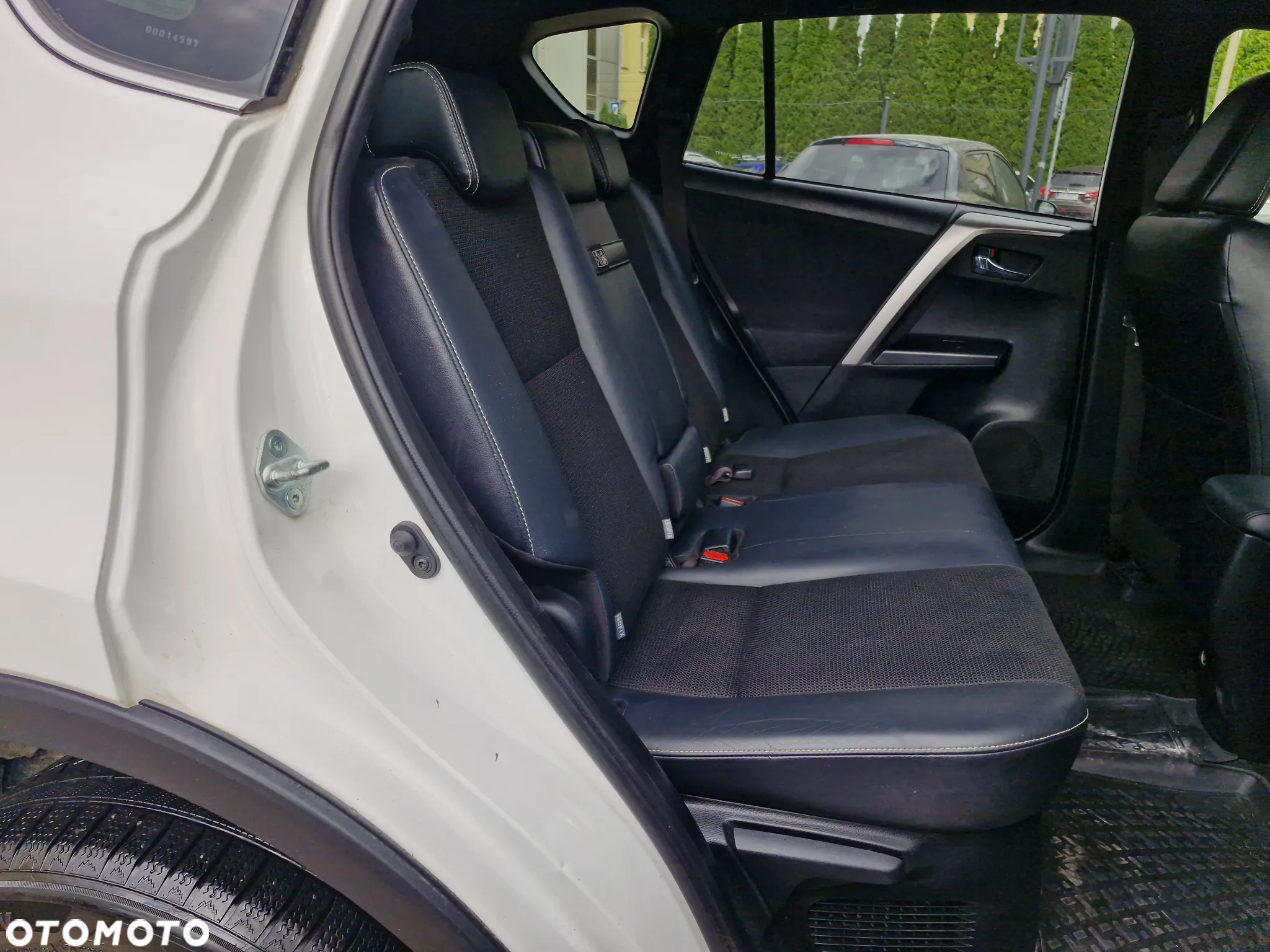 Toyota RAV4 2.5 4x4 Hybrid Executive - 18