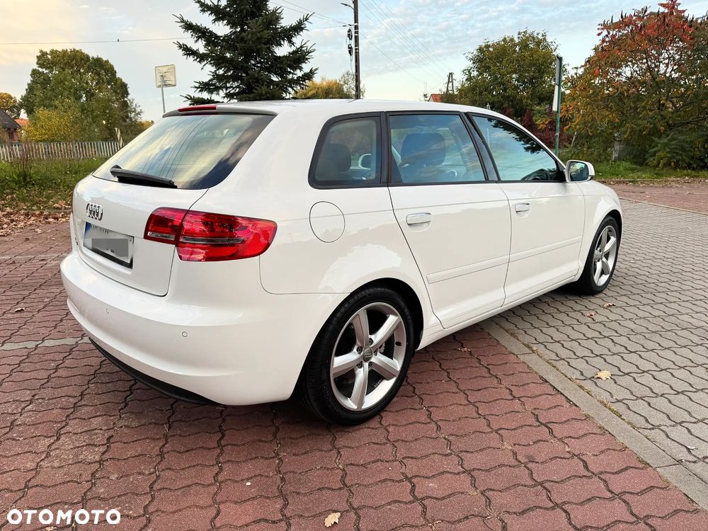 Audi A3 Sportback 2010 photo 5